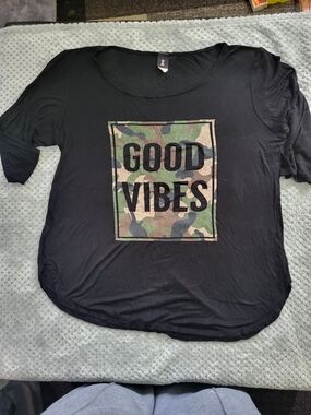 Libian Black Long Sleeve Tee with‎ Camouflage "Good Vibes" Print 3x